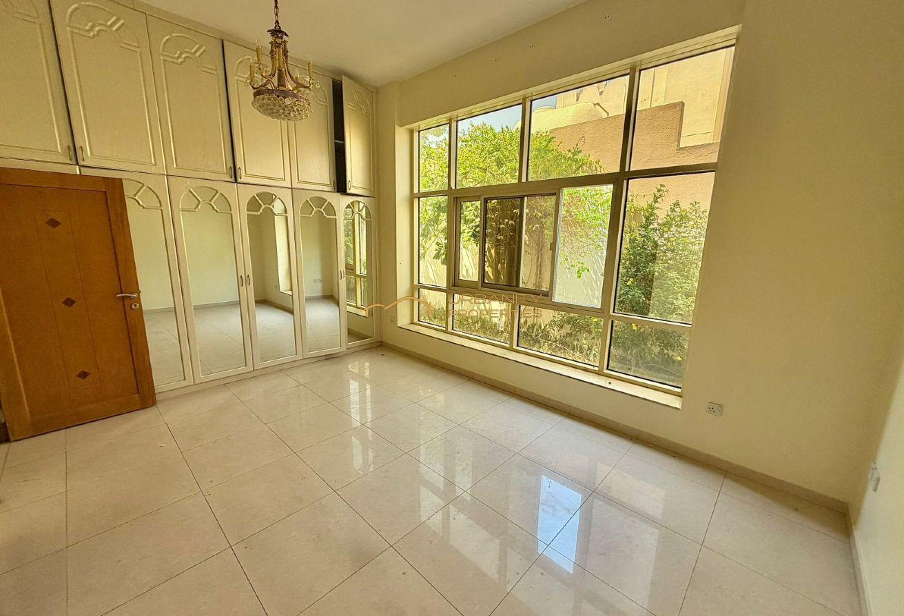 Spacious 5BR Villa | Shared Pool | Jumeirah 1 photo 7