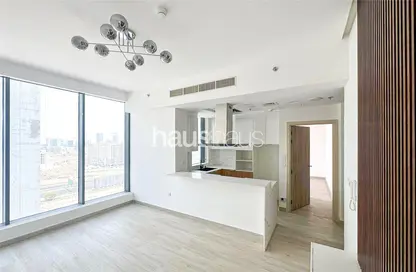 شقة - غرفة نوم - 2 حمامات للبيع في ذا ايست كريست - ديستريكت 17 - قرية جميرا الدائرية - دبي