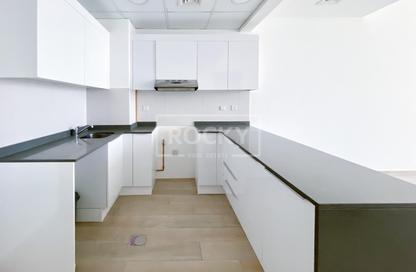 Apartment - 1 Bedroom - 2 Bathrooms for rent in Bloom Towers B - Bloom Towers - District 10 - Jumeirah Village Circle - Dubai Apartment - 1 Bedroom - 2 Bathrooms for rent in Bloom Towers B - Bloom Towers - District 10 - Jumeirah Village Circle - Dubai
