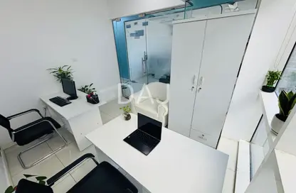 مكتب - غرفة نوم - 1 حمام للايجار في الفجر كومبلكس - عود ميثاء - بر دبي - دبي