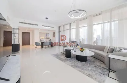 Apartment - 3 Bedrooms - 4 Bathrooms for sale in Boulevard Crescent Tower 1 - BLVD Crescent - Downtown Dubai - Dubai