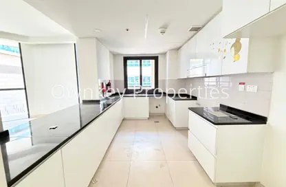 Apartment - 3 Bedrooms - 3 Bathrooms for rent in Golden Sands 16 - Al Mankhool - Bur Dubai - Dubai