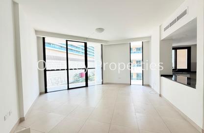 Apartment - 3 Bedrooms - 3 Bathrooms for rent in Golden Sands 16 - Al Mankhool - Bur Dubai - Dubai