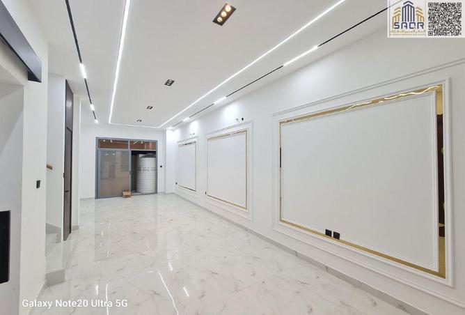102833243 - Property Image 3