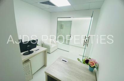 Office Space - Studio - 1 Bathroom for rent in Silver Home Building - Hor Al Anz - Deira - Dubai