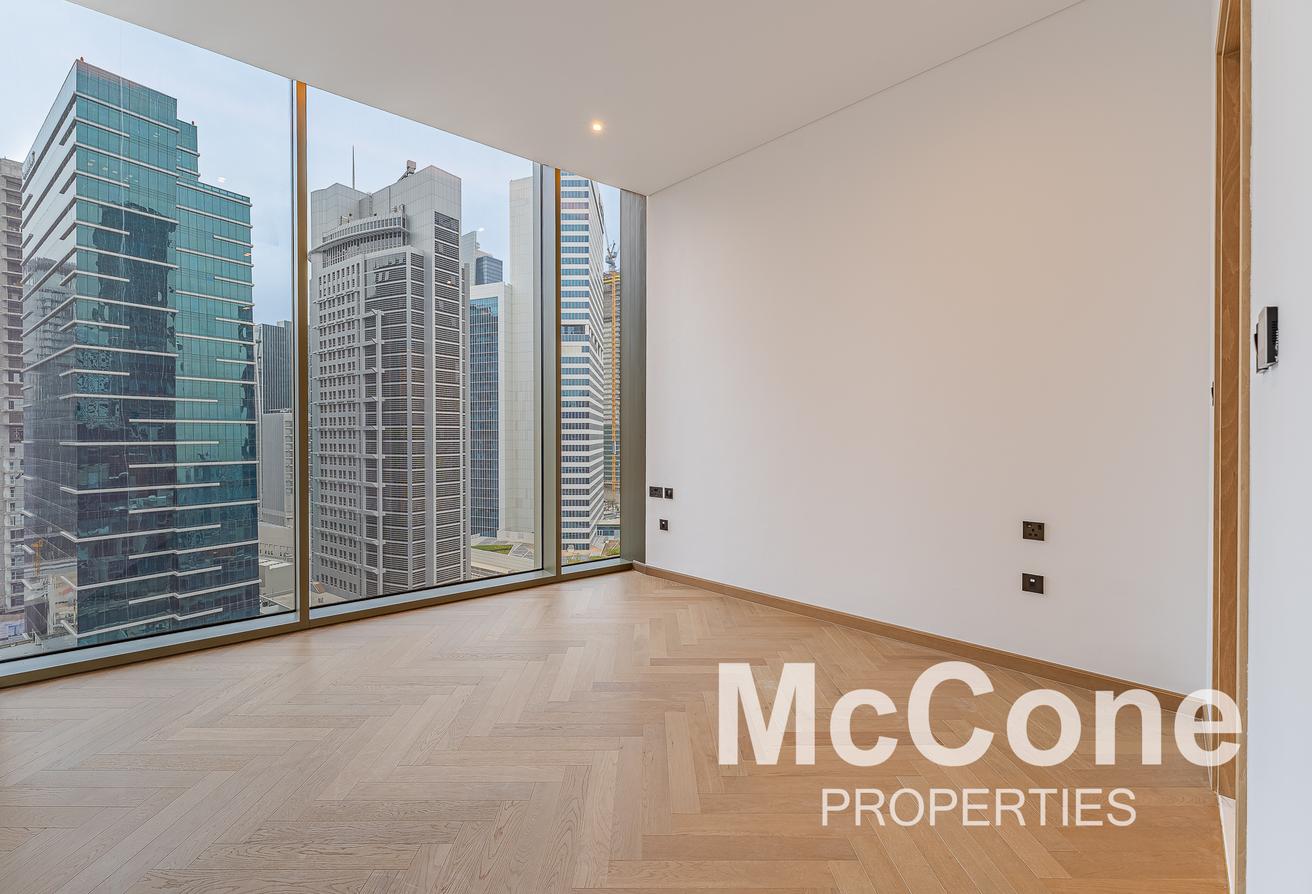 Area Expert | Ultra-Luxury Living | Canal View photo 8