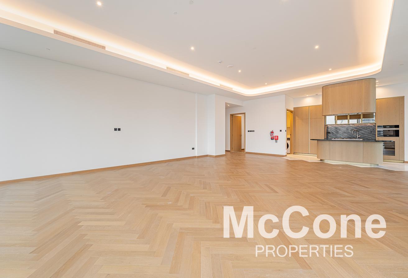 Area Expert | Ultra-Luxury Living | Canal View photo 4