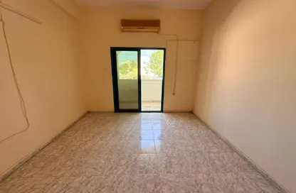 شقة - 2 غرف نوم - 2 حمامات للايجار في ميسلون - الشرق - الشارقة