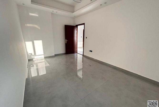 98239818 - Property Image 3