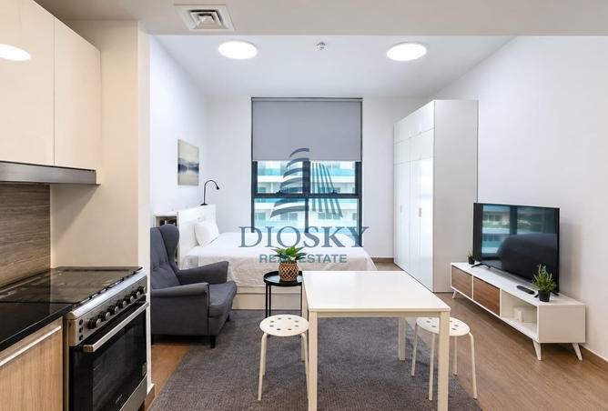 Spacious | Well Maintained | Prime Location photo 3