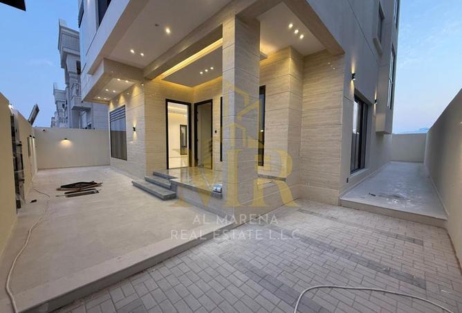 56979956 - Property Image 2