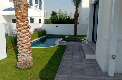Villa - 5 Bedrooms - 5 Bathrooms for rent in Jumeirah 1 - Jumeirah - Dubai