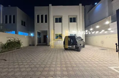 Villa - 5 Bedrooms - 7 Bathrooms for sale in Al Mowaihat 2 - Al Mowaihat - Ajman