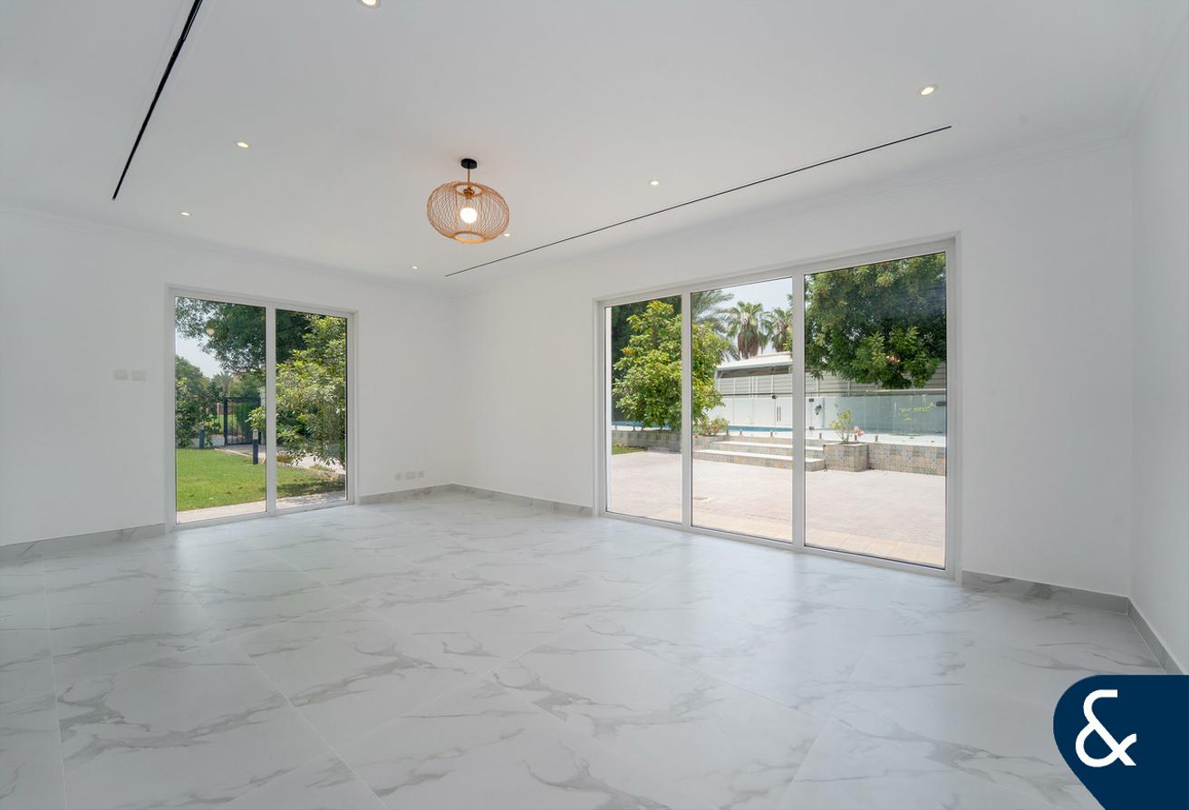 Exceptional Vacant 6 Bed Luxury Villa photo 7