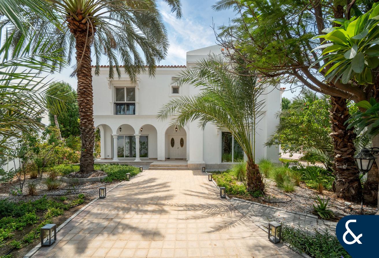 Exceptional Vacant 6 Bed Luxury Villa photo 15