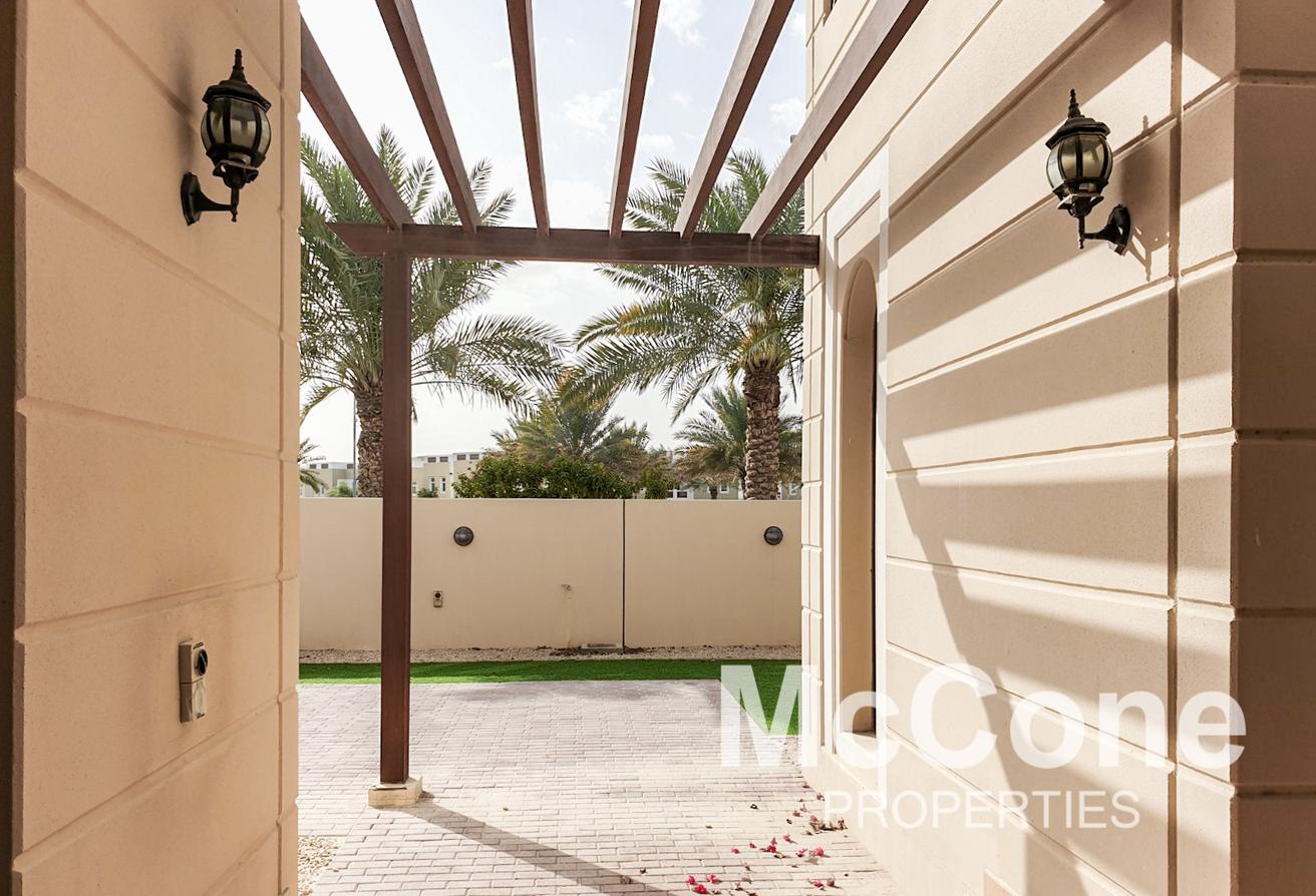 Upgraded | Huge Plot | Wood Flooring photo 11