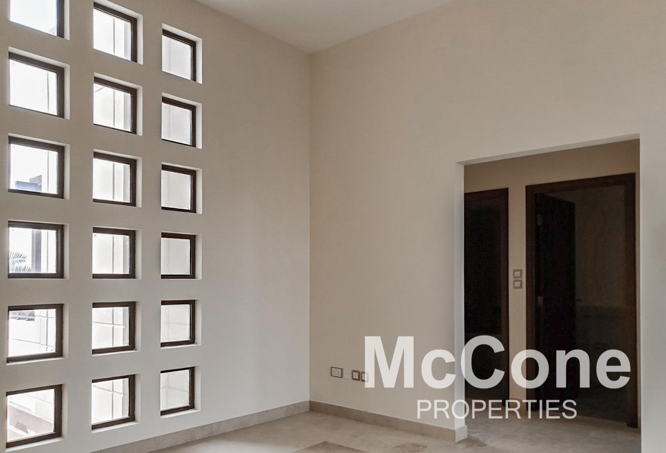 Upgraded | Huge Plot | Wood Flooring photo 9