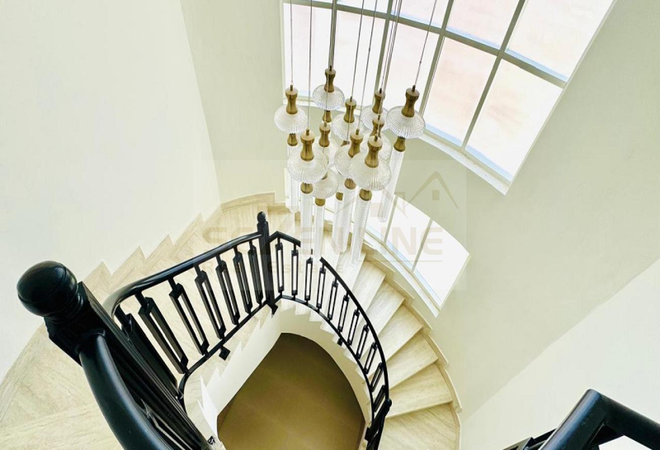 Speciose | Modern | Vacant | Huge Villa photo 14