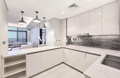 شقة - غرفة نوم - 2 حمامات للبيع في برج النبلاء - الخليج التجاري - دبي