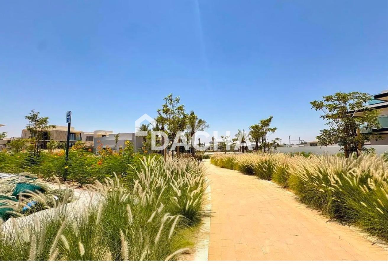 Inner Location | Near Amenities | Fully Landscaped photo 17