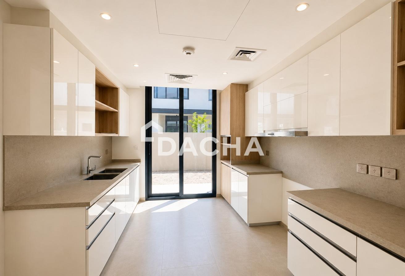 Inner Location | Near Amenities | Fully Landscaped photo 8
