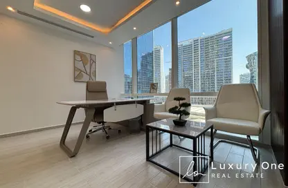 مكتب - 8 غرف نوم - 1 حمام للايجار في برج تماني - الخليج التجاري - دبي