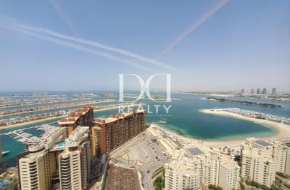 Apartment - Studio - 1 Bathroom for rent in The Palm Tower - Palm Jumeirah - Dubai