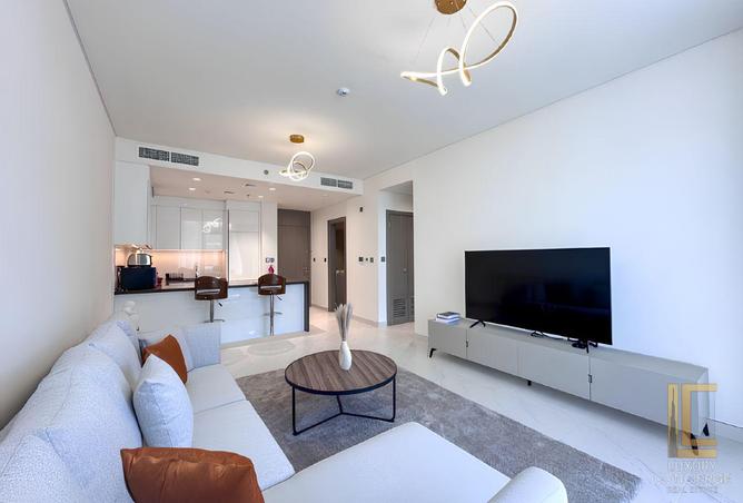 Fully Furnished | Upgraded | Lagoon View