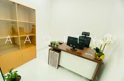Office Space - Studio - 1 Bathroom for rent in Red Avenue - Al Garhoud - Dubai