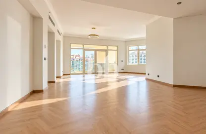 Apartment - 3 Bedrooms - 3 Bathrooms for rent in Al Khudrawi - Shoreline Apartments - Palm Jumeirah - Dubai