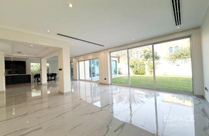 Villa - 4 - 2 for rent in District 8 - Jumeirah Park - Dubai