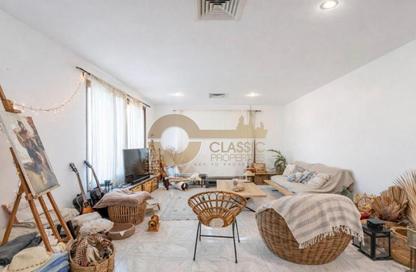 Villa - Studio - 5 for sale in Umm Suqeim 2 Villas - Umm Suqeim 2 - Umm Suqeim - Dubai Villa - Studio - 5 for sale in Umm Suqeim 2 Villas - Umm Suqeim 2 - Umm Suqeim - Dubai