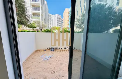 شقة - 1 حمام للايجار في زهور 3 - الزاهية - تجارية مويلح - الشارقة