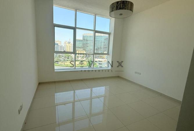 87038870 - Property Image 3