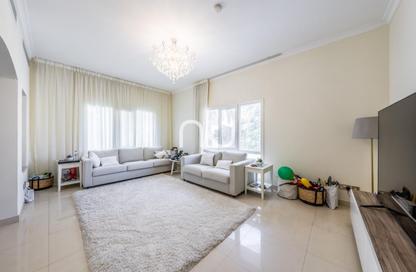 Villa - 5 Bedrooms - 6 Bathrooms for rent in Meadows 6 - Meadows - Dubai Villa - 5 Bedrooms - 6 Bathrooms for rent in Meadows 6 - Meadows - Dubai