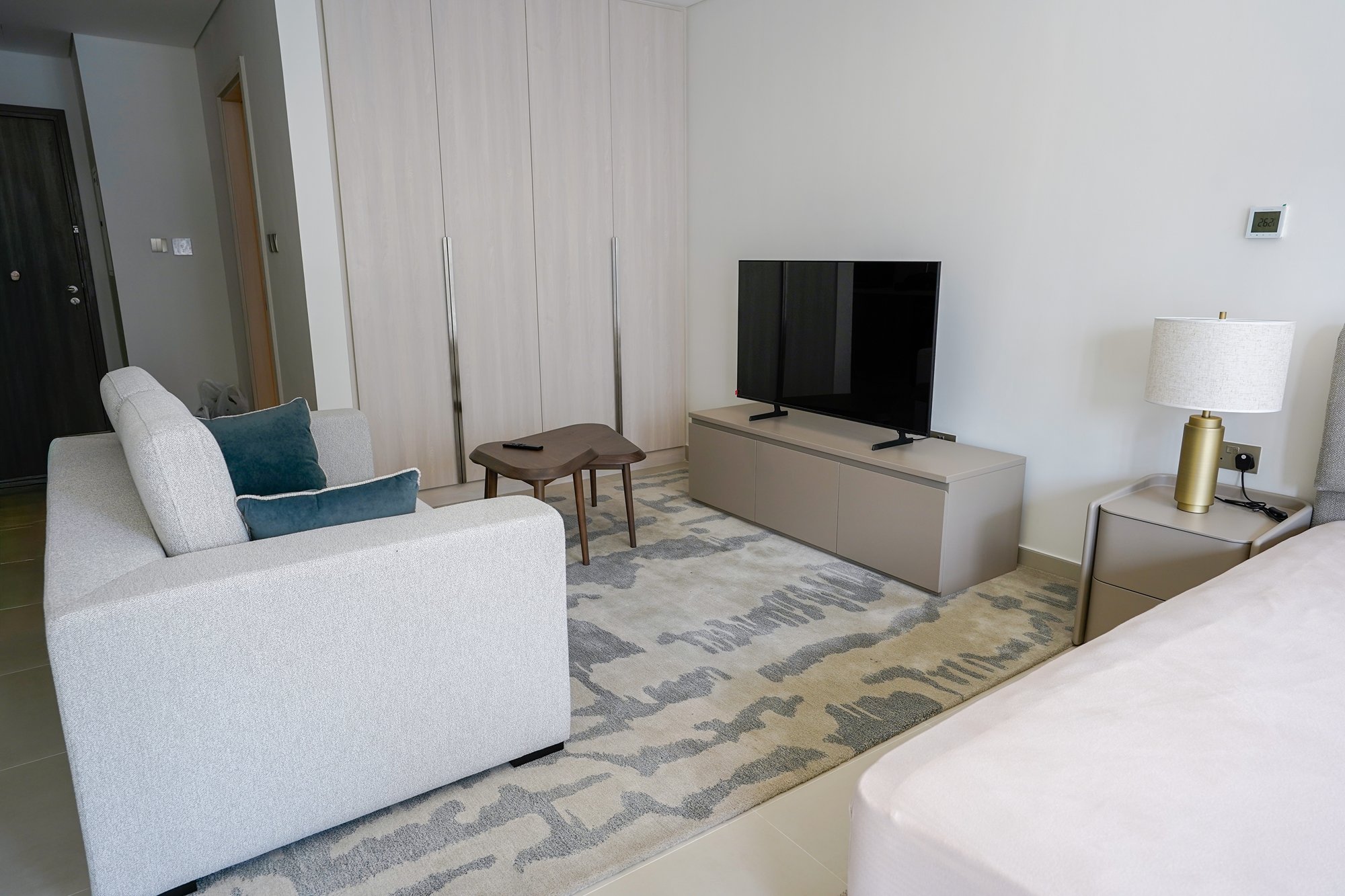 Modern Studio| Fully Furnished| High Floor| Vacant