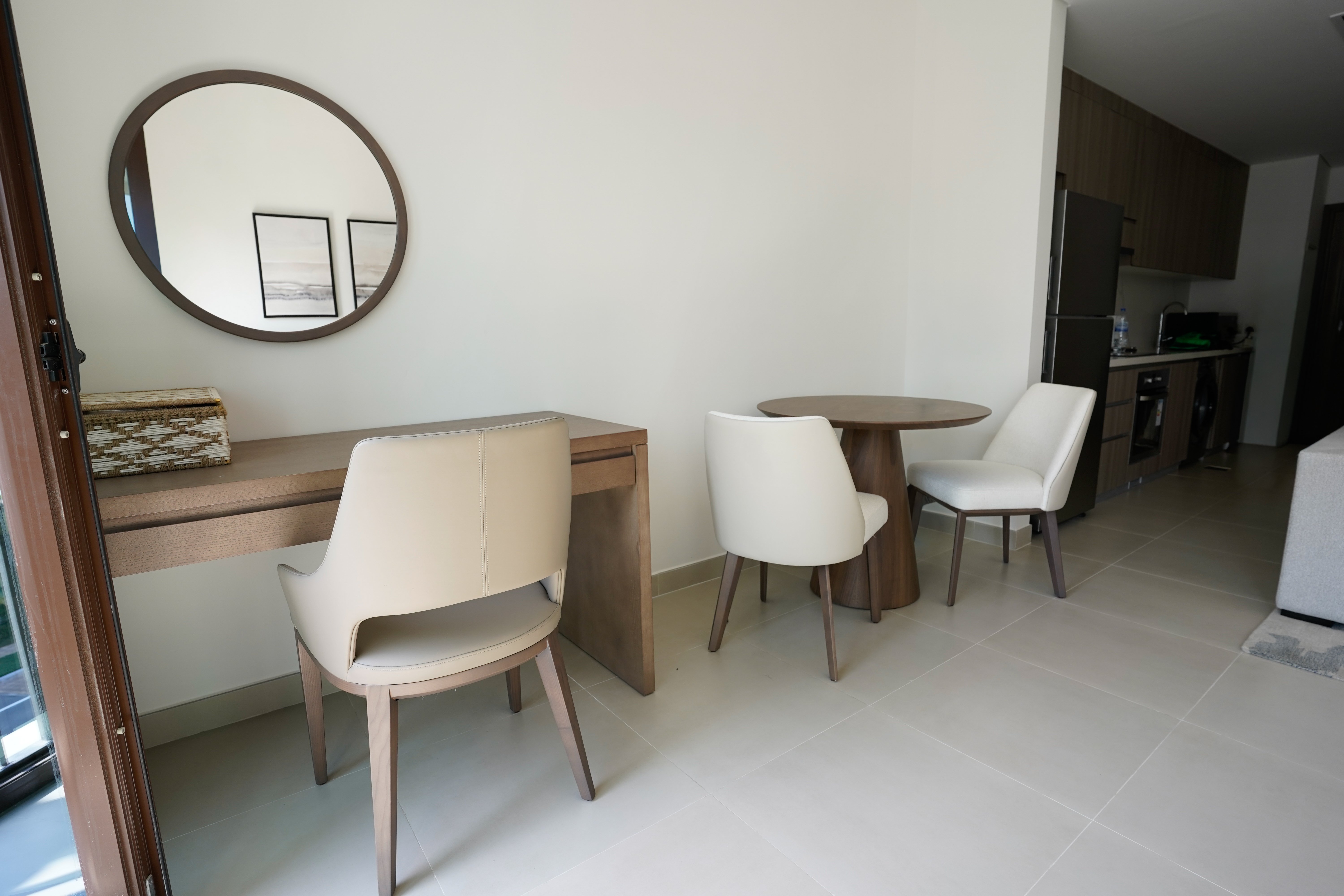 Modern Studio| Fully Furnished| High Floor| Vacant