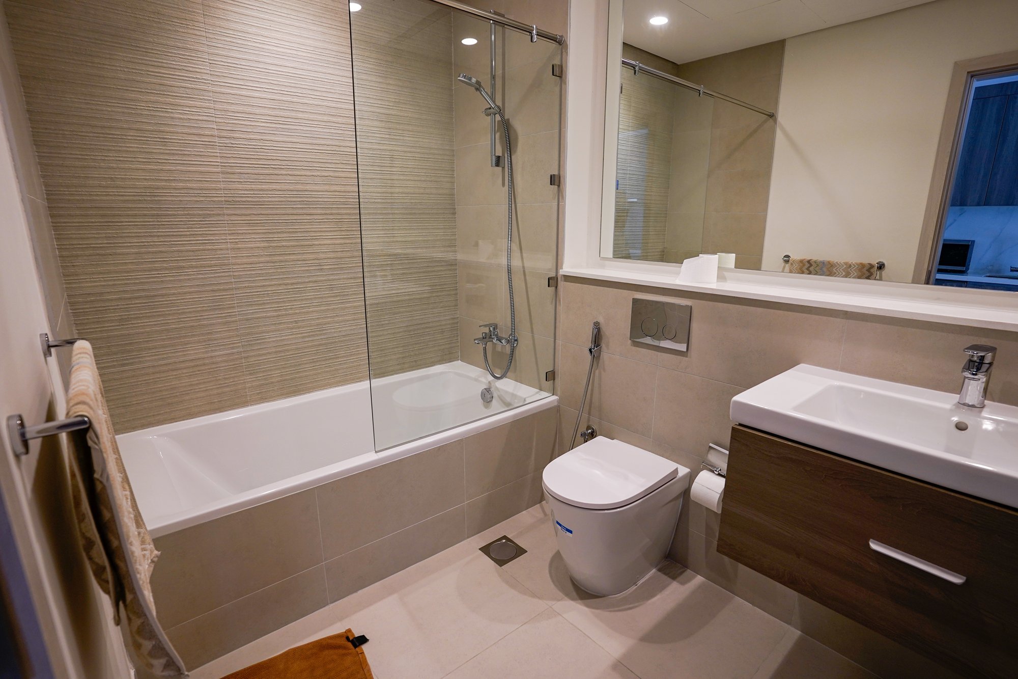 Modern Studio| Fully Furnished| High Floor| Vacant