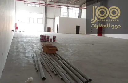 مستودع - استوديو - 1 حمام للايجار في أم الثعوب - أم القيوين