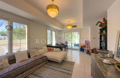 Villa - 2 Bedrooms - 3 Bathrooms for rent in Springs 3 - The Springs - Dubai