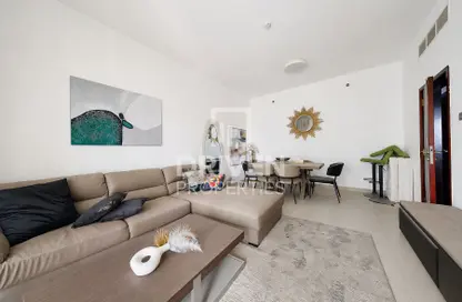 Apartment - 1 Bedroom - 2 Bathrooms for sale in Marina Pinnacle - Dubai Marina - Dubai