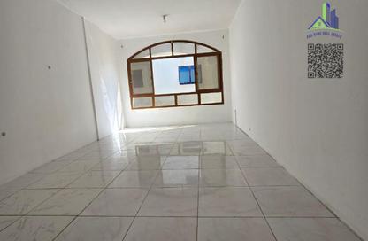 Apartment - 2 - 2 for rent in Al Wahda Building - Al Majaz 2 - Al Majaz - Sharjah Apartment - 2 - 2 for rent in Al Wahda Building - Al Majaz 2 - Al Majaz - Sharjah