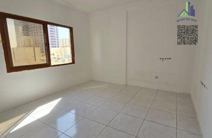 Apartment - 2 - 2 for rent in Al Wahda Building - Al Majaz 2 - Al Majaz - Sharjah