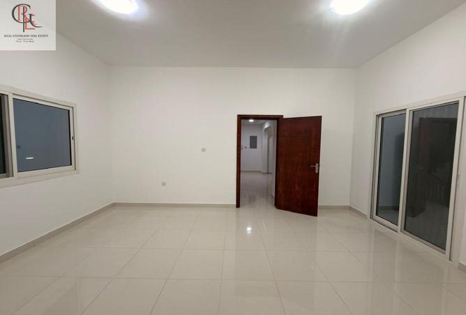4-bed villa in Mohamed Bin Zayed Centre · Maid's room — photo 3