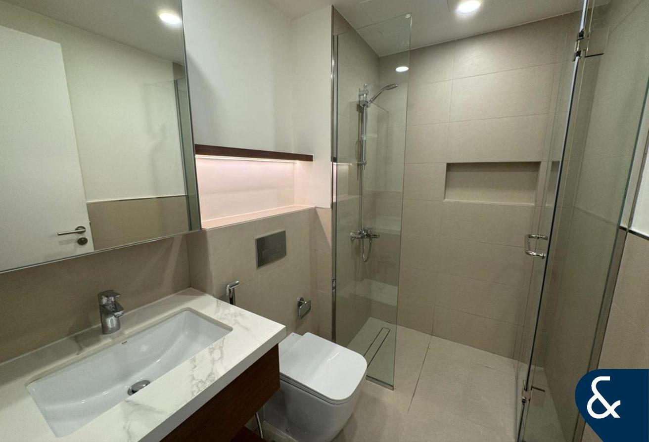 Boulevard View | High Floor | Avail 1st Oct photo 7