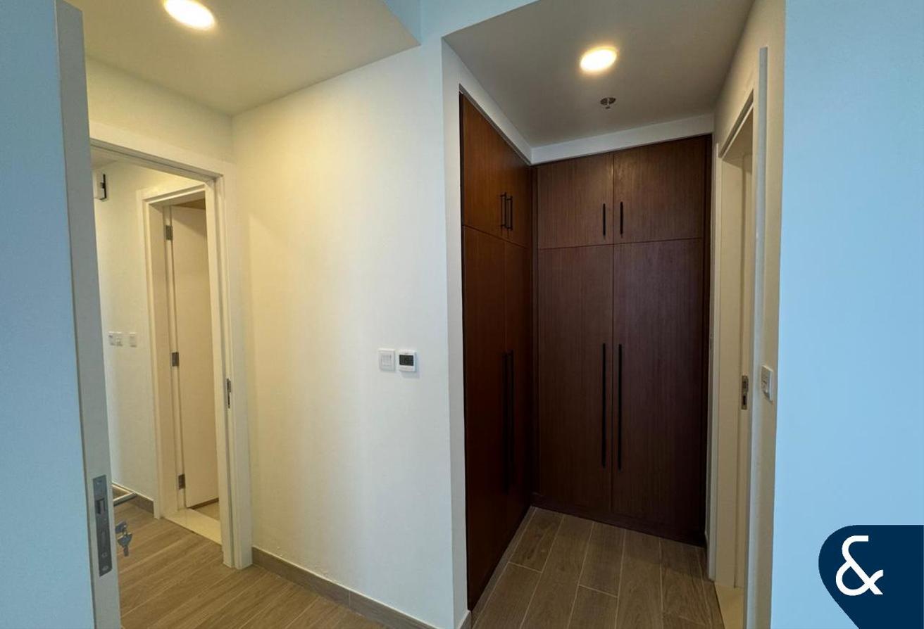 Boulevard View | High Floor | Avail 1st Oct photo 6
