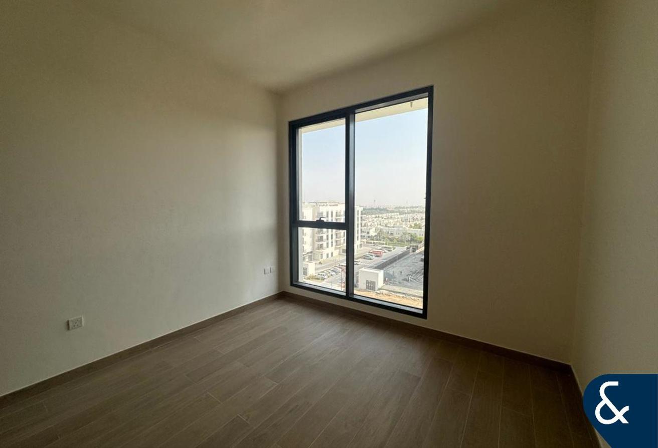 Boulevard View | High Floor | Avail 1st Oct photo 8