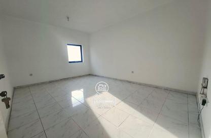 Apartment - 1 Bedroom - 2 Bathrooms for rent in Shabiya - Mussafah - Abu Dhabi