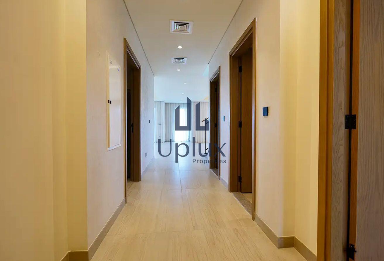 Unfurnished | Spacious Layout | Best Price photo 4