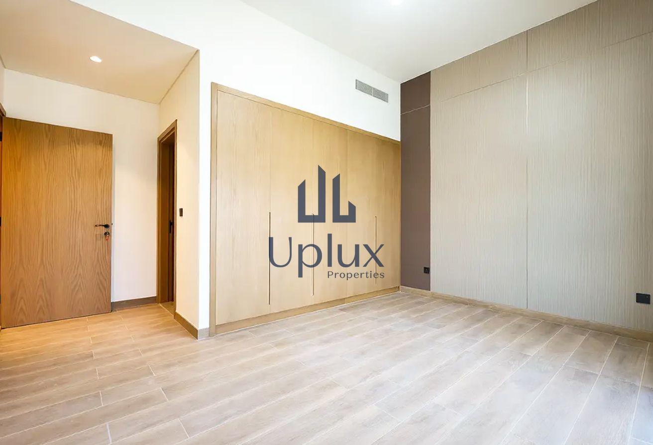 Unfurnished | Spacious Layout | Best Price photo 8